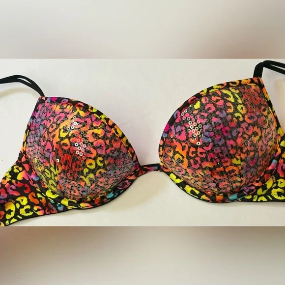 34 B SEQUINED PINK NATION VICTORIAS SECRET BRA SUPER CUTE SEE PICS FOR DETAILS - Picture 1 of 5